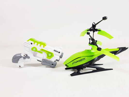 DH888-B5 RC helicopter with pistol-style controller