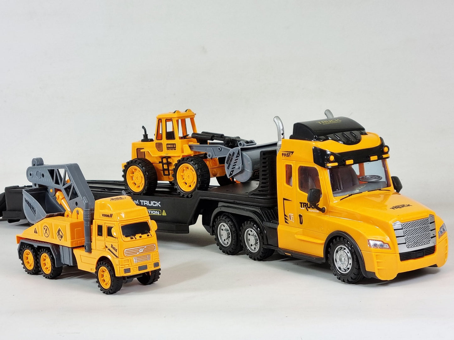 Remote Control Kids RC Lorry Truck Wagon And Trailer With Action Figures Building Site Mode Toy Set Digger Crane