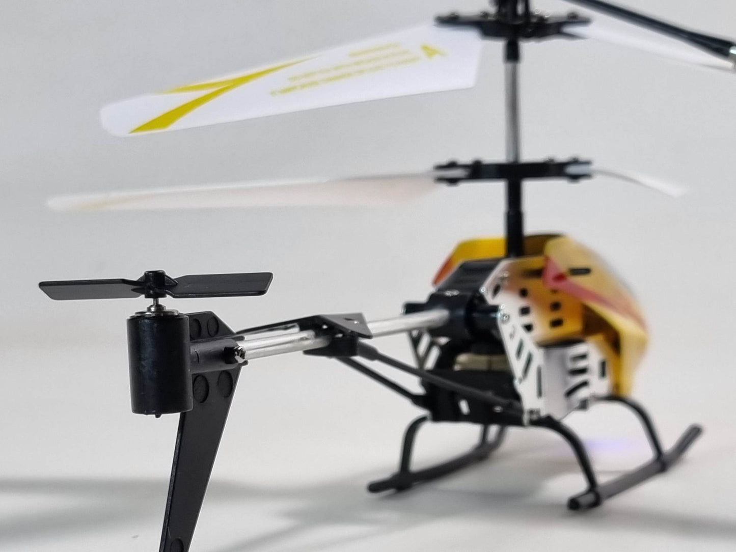 RC Gyro Helicopter Drone Magic Gesture Control Radio UFO Model Kids Easy Fly Indoor Metal Helicopter Toy