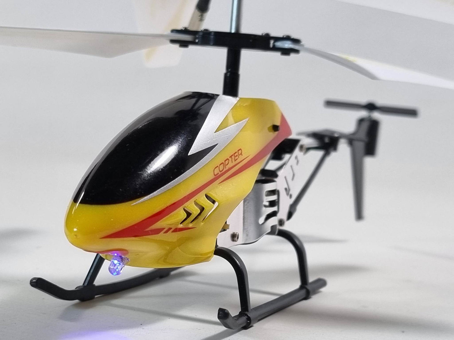 RC Gyro Helicopter Drone Magic Gesture Control Radio UFO Model Kids Easy Fly Indoor Metal Helicopter Toy