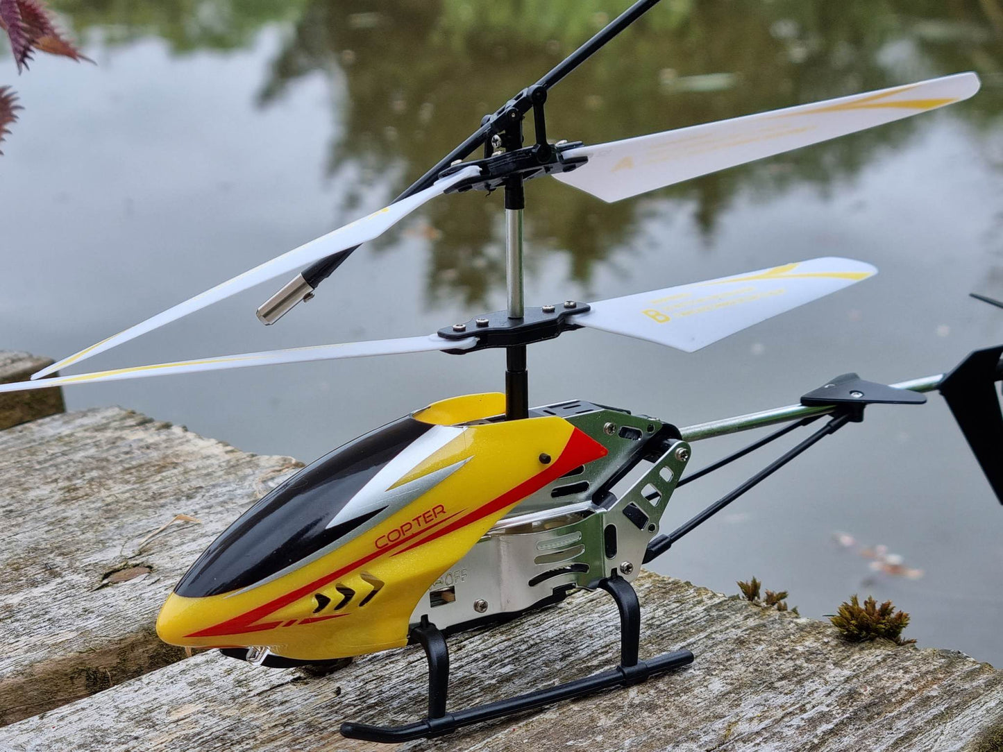 RC Gyro Helicopter Drone Magic Gesture Control Radio UFO Model Kids Easy Fly Indoor Metal Helicopter Toy