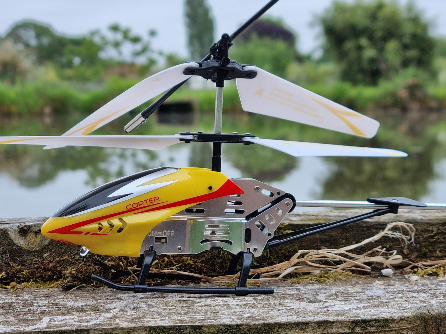 RC Gyro Helicopter Drone Magic Gesture Control Radio UFO Model Kids Easy Fly Indoor Metal Helicopter Toy