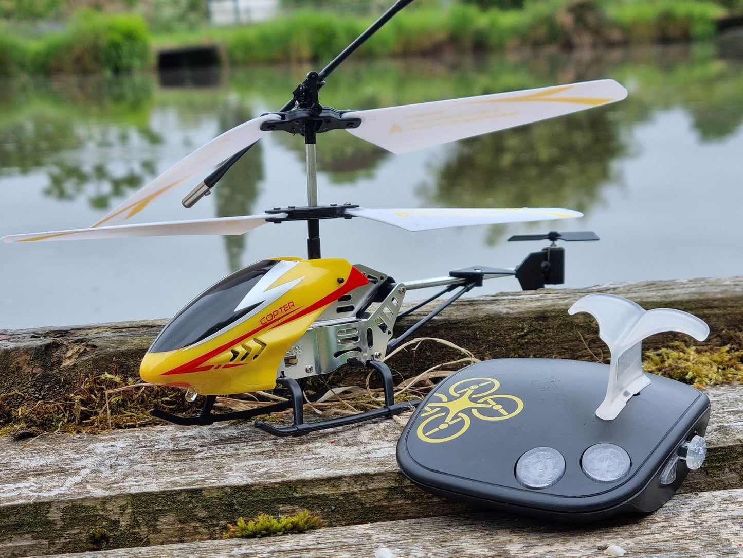 RC Gyro Helicopter Drone Magic Gesture Control Radio UFO Model Kids Easy Fly Indoor Metal Helicopter Toy