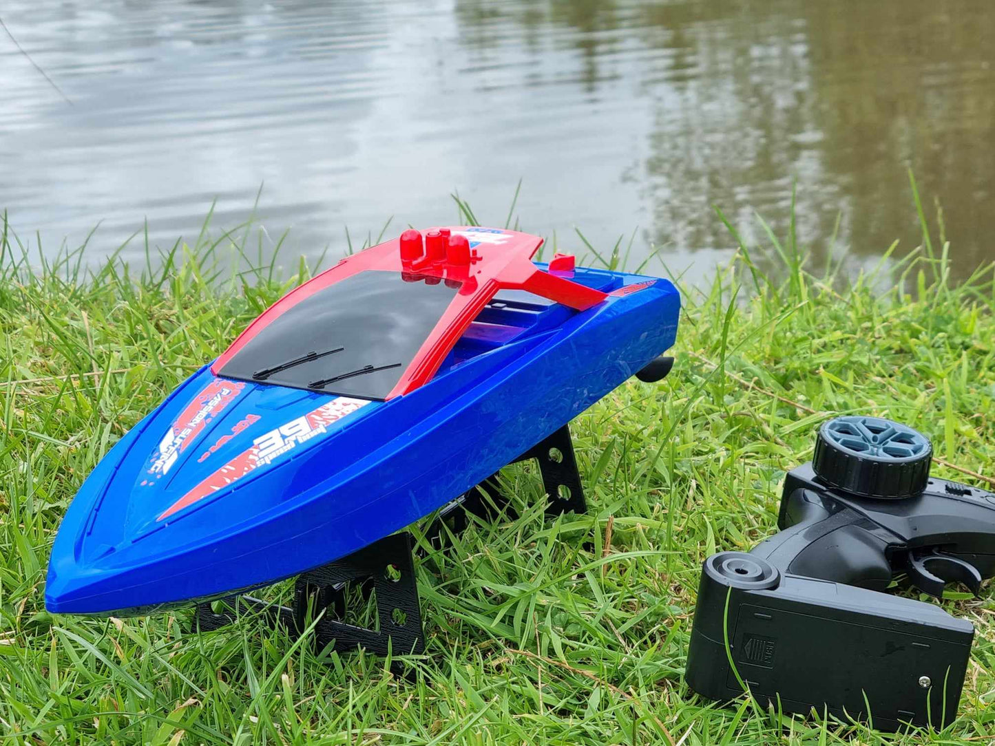 RC Racing Speedboat Rabing H100 H109 Twin Motor 2.4ghz Atlantic Yacht R/C Race Boat 35KMH Battery power