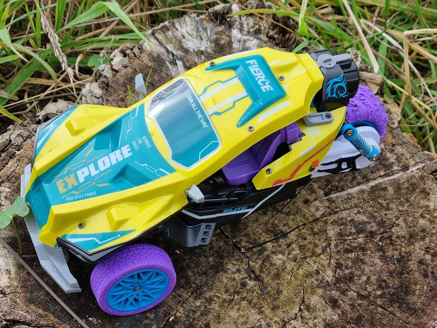 RC Buggy Off Road Trike RC Car Rock Climbing Radio Control LED Lights REAL SMOKE Motorbike Toy Rubber Wheels