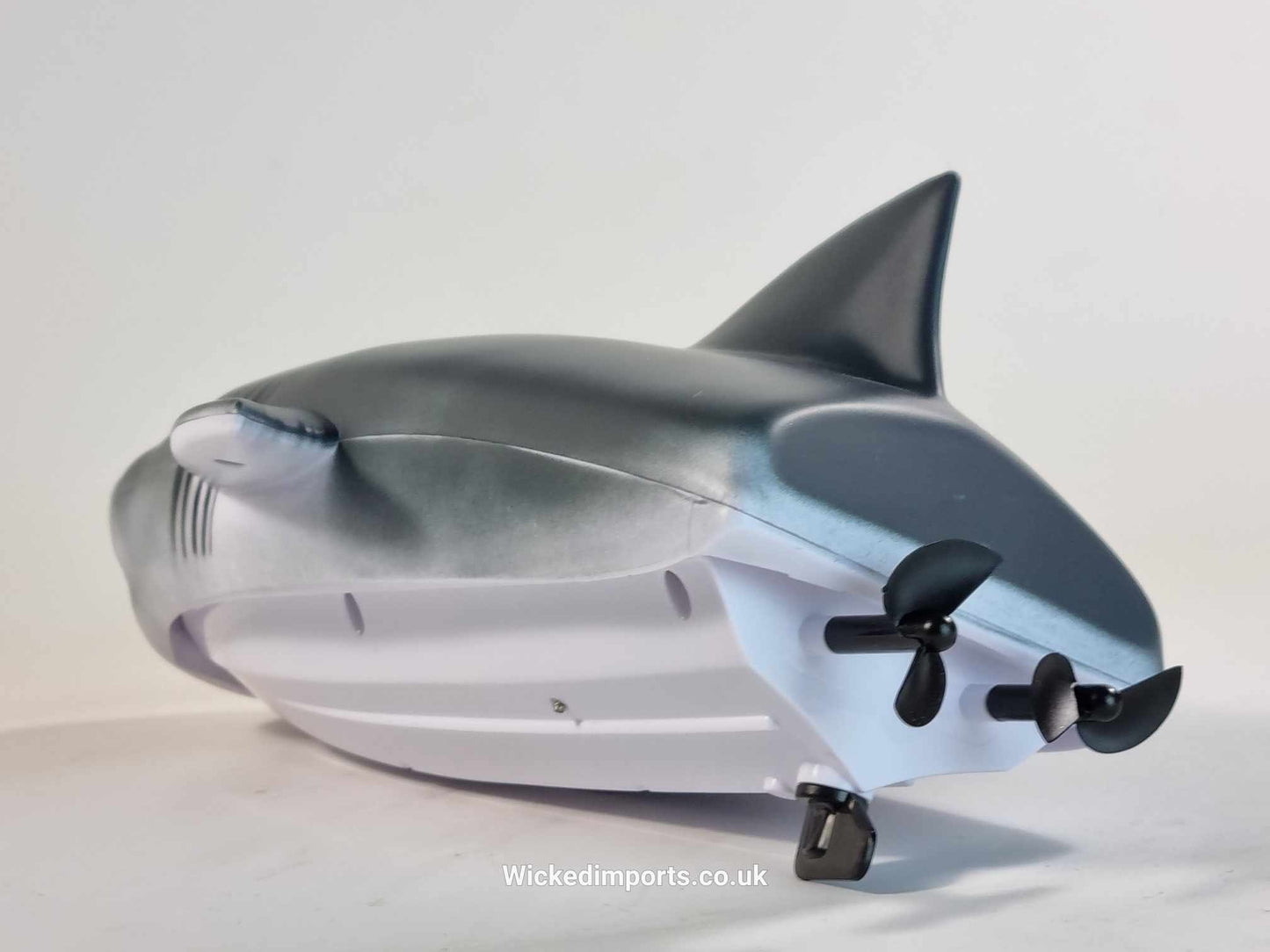 Remote Control Boat Shark RC Shark Boat Toy 2 in 1, 2.4GHz RC Electric Boat, Kids Electric Shark Toy for Pools and Lakes, Summer Toy Gift for Pool Lake Pond