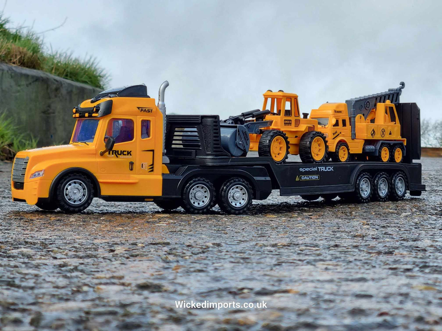 Remote Control Kids RC Lorry Truck Wagon And Trailer With Action Figures Building Site Mode Toy Set Digger Crane