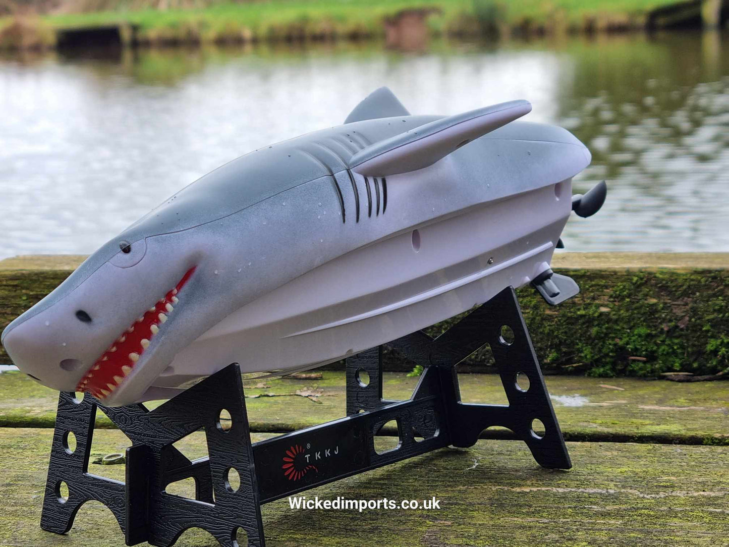 Remote Control Boat Shark RC Shark Boat Toy 2 in 1, 2.4GHz RC Electric Boat, Kids Electric Shark Toy for Pools and Lakes, Summer Toy Gift for Pool Lake Pond