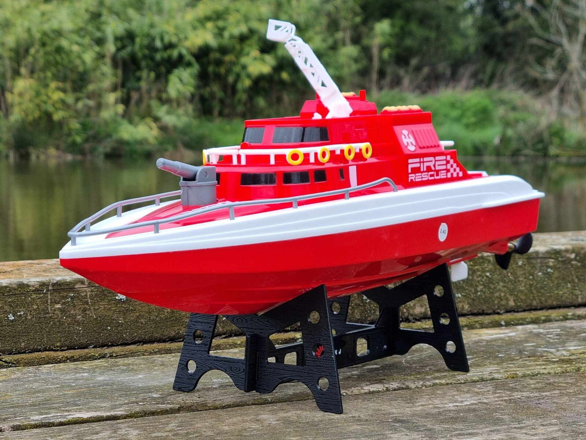 H160 RC boat with water spray feature