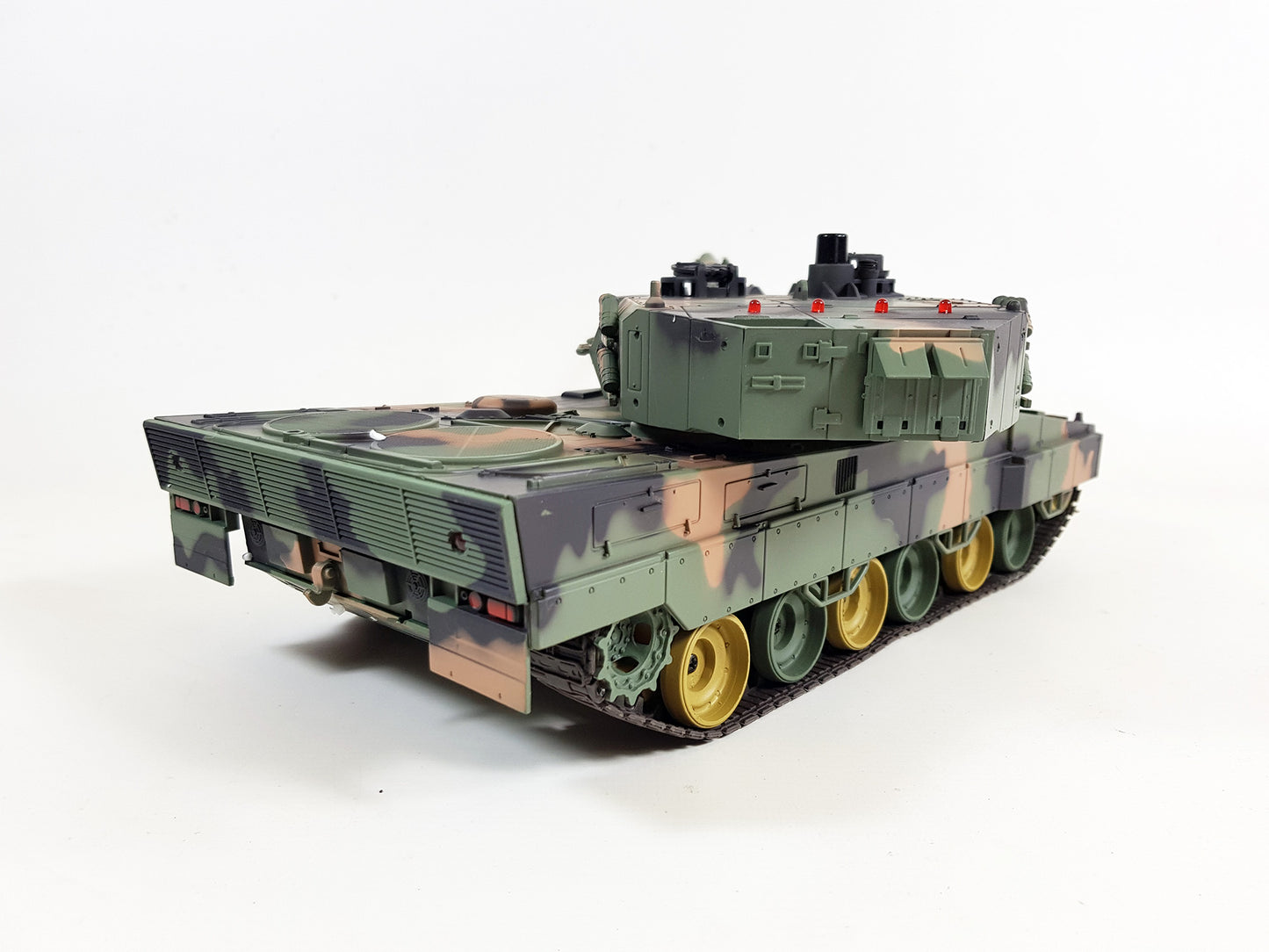 RC Model Tank Heng Long 1/24 Scale German Leopard BB firing Infrared Version 5 Radio control 2.4Ghz 3809-1