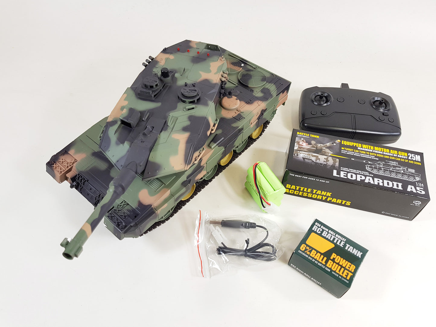 RC Model Tank Heng Long 1/24 Scale German Leopard BB firing Infrared Version 5 Radio control 2.4Ghz 3809-1