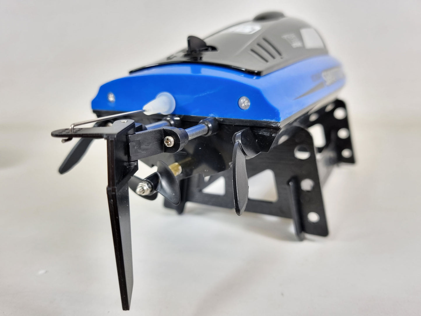 2.4G STORM RC Boat 20mph High Speed Remote Control Racing Ship Water Speed Boat