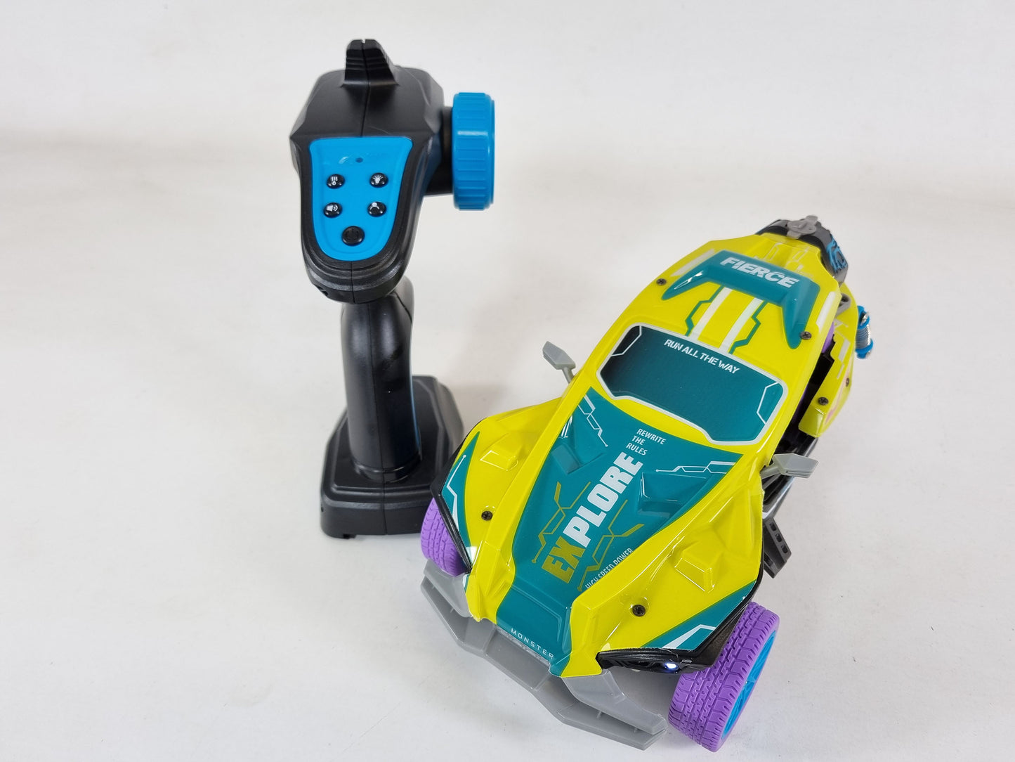 RC Buggy Off Road Trike RC Car Rock Climbing Radio Control LED Lights REAL SMOKE Motorbike Toy Rubber Wheels