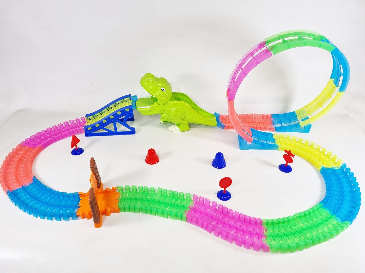 Dinosaur RC Train Track Slot Car Loop Build Your Own Light Up SMOKING 143 Part Set