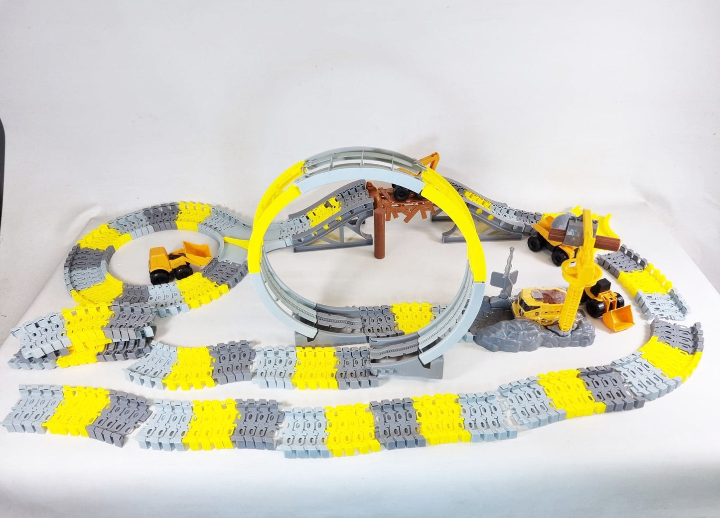 remote control RC Builder Playset slot car loop stunt track rail car train set