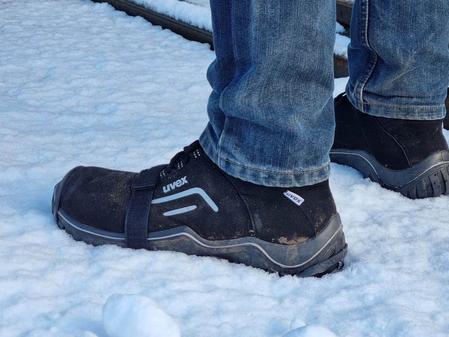 Anti Slip Spikey Snow and Ice Shoe Grips for Winter Hill Terrain Slippery Ground Sleet Show Crampon Cleets