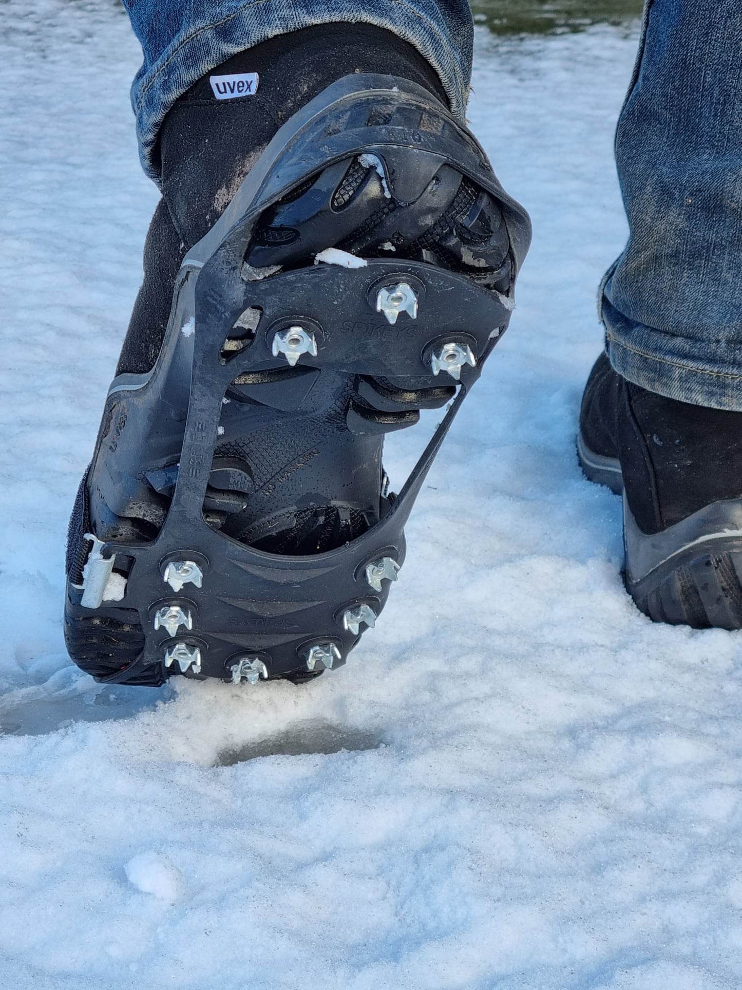 Anti Slip Spikey Snow and Ice Shoe Grips for Winter Hill Terrain Slippery Ground Sleet Show Crampon Cleets